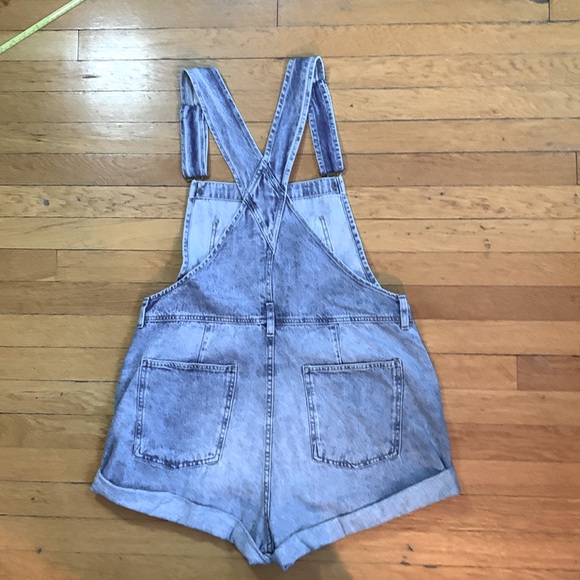 We The Free Women's Ziggy Denim Overall Shorts | Light Wash | L - Picture 2 of 7
